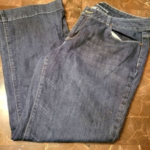 Women wode leg jeans